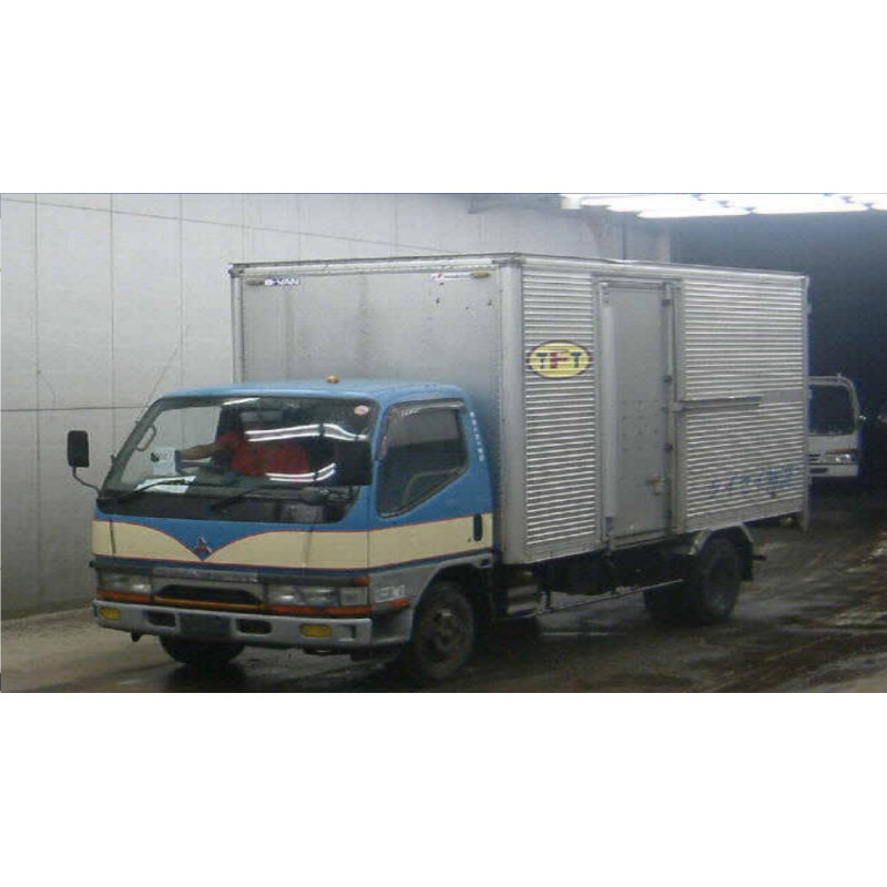 COL CANTER FE 537 FRONT WINDSCREEN  NO CP