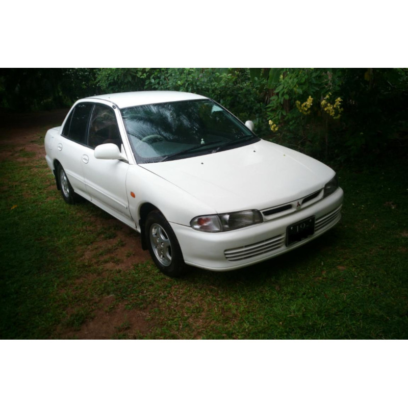 COLT LANCER CB2 FRONT WINDSCREEN LAMINATED C/P