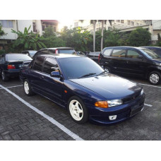 COLT LANCER CB5 FRONT WINDSCREEN LAMINATED LEFT HAND SIDE