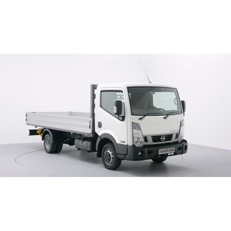 NISSAN CABSTAR H40  FRONT WINDSCREEN LAMINATED