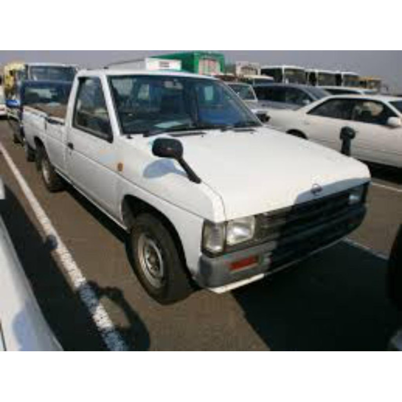 NISSAN CGD21 SAHARA FRONT WINDSCREEN LAMINATED