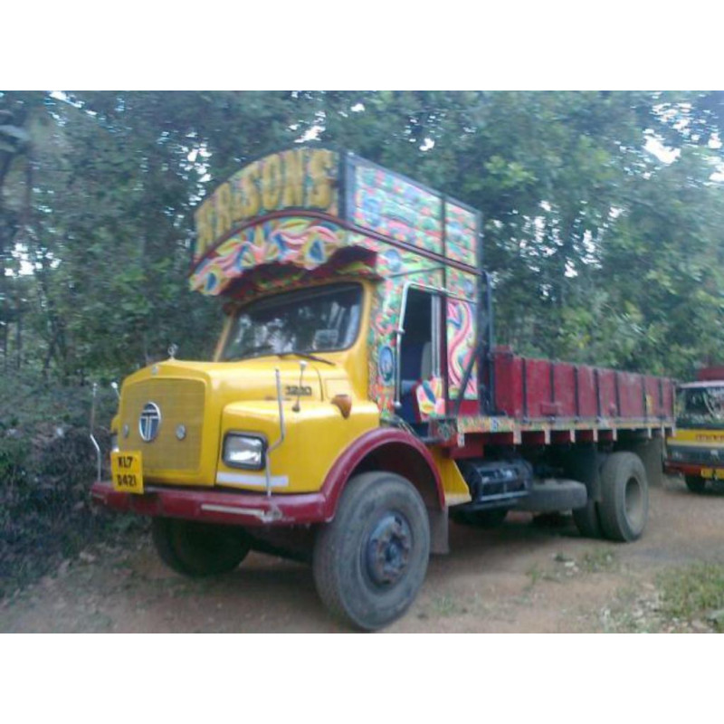 TATA 1210 FRONT WINDSCREEN LAMINATED