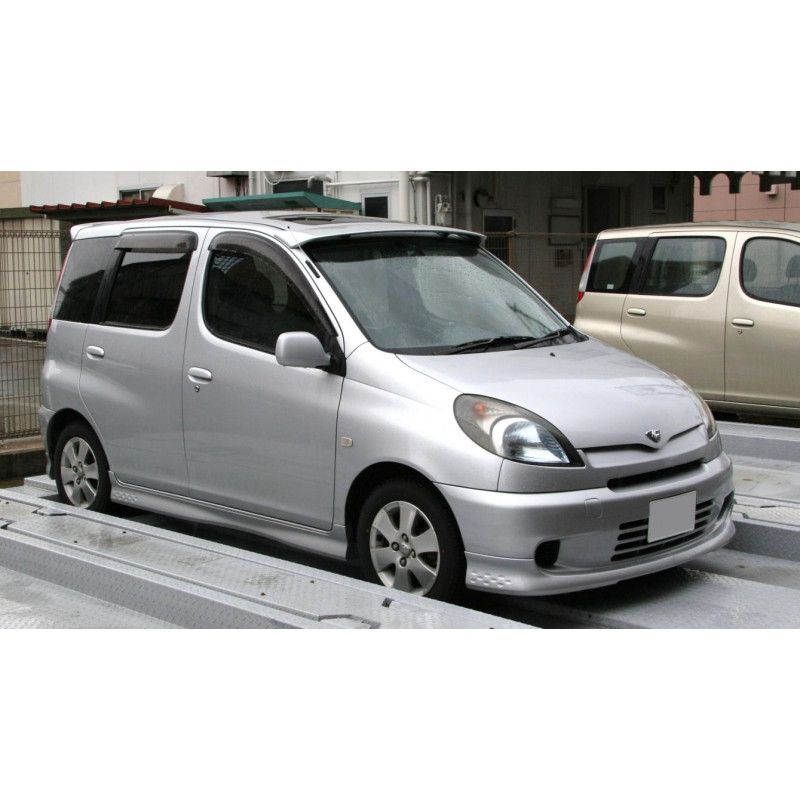 TOYOTA FUNCARGO FRONT WINDSCREEN