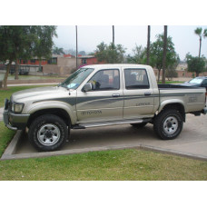 TOYOTA HILUXPICK UP C/B 2004 FRONT WINDSCREEN IMPORTED 