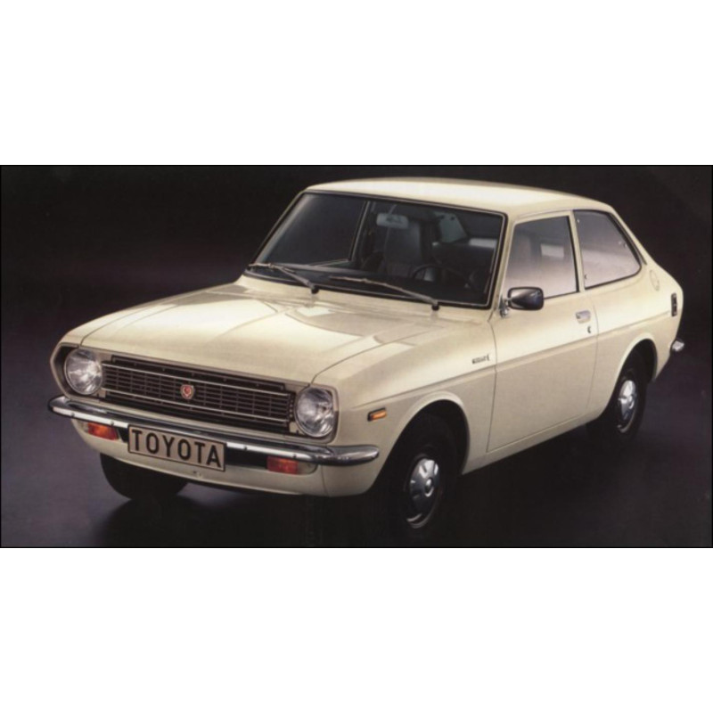 TOYOTA KP30/1000 SALOON FRONT WINDSCREEN LAMINATED