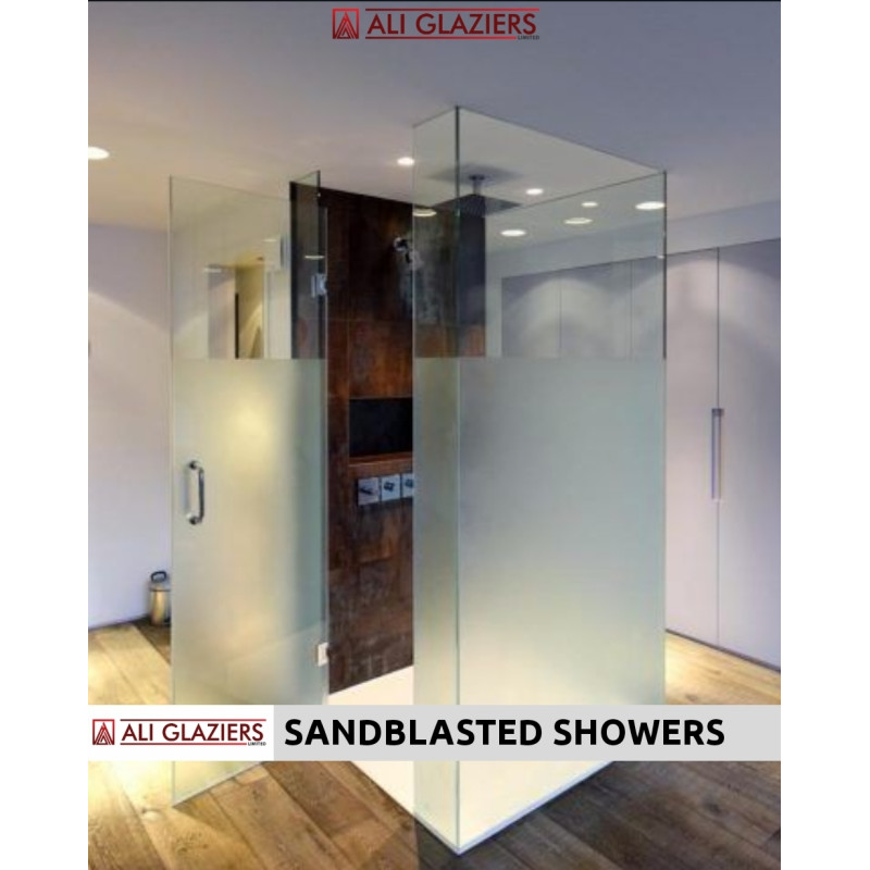 SANDBLASTED SHOWER CUBICLES